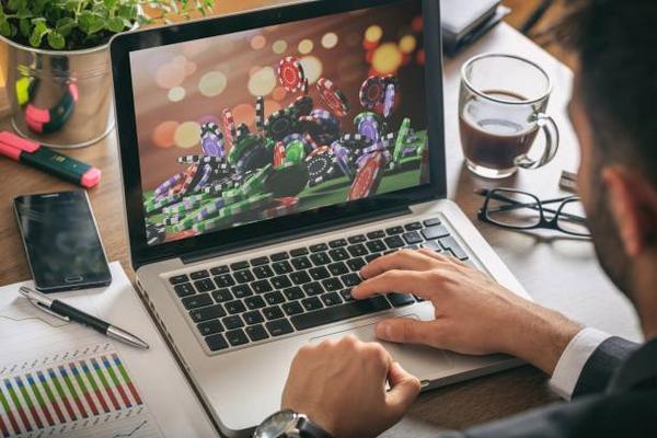 Exploring Card Games Through game casino trực tuyến Platforms